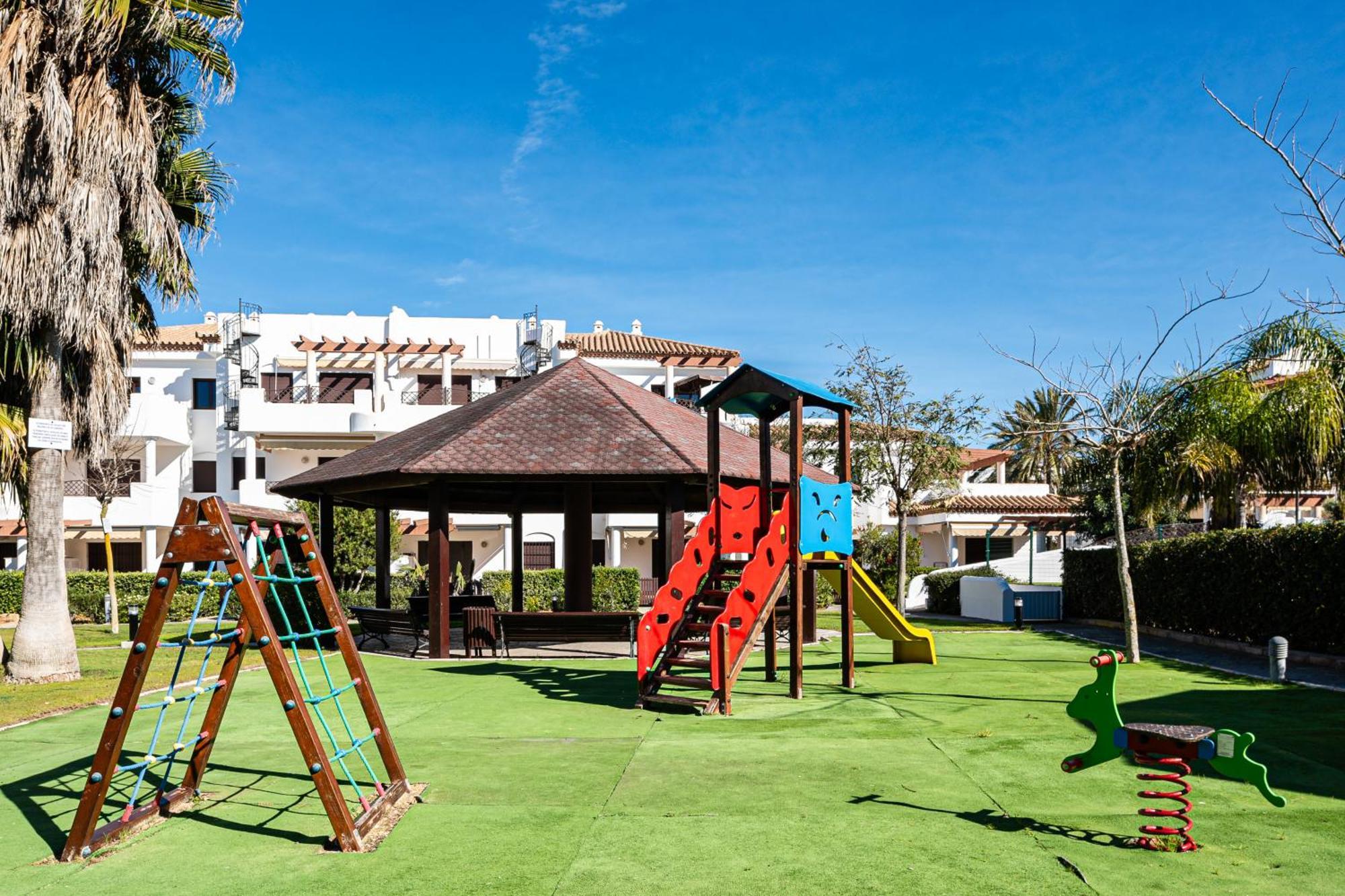 Apartamento Familiar Muy Soleado Cerca De La Playa Y Parking Incluido 치클라나 데 라 프론테라 외부 사진